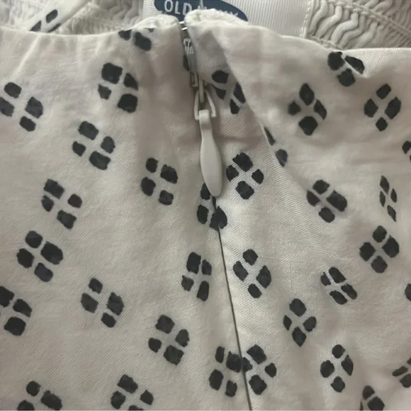 🎀 Old Navy Fit & Flare Geometric Spaghetti Strap Dress - Picture 3 of 5